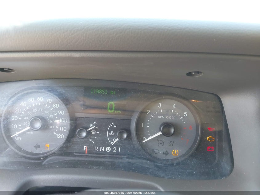 2008 Mercury Grand Marquis Ls VIN: 2MEFM75V08X652592 Lot: 45397935