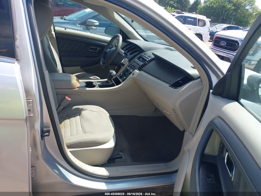 2010 FORD TAURUS auction photo 5