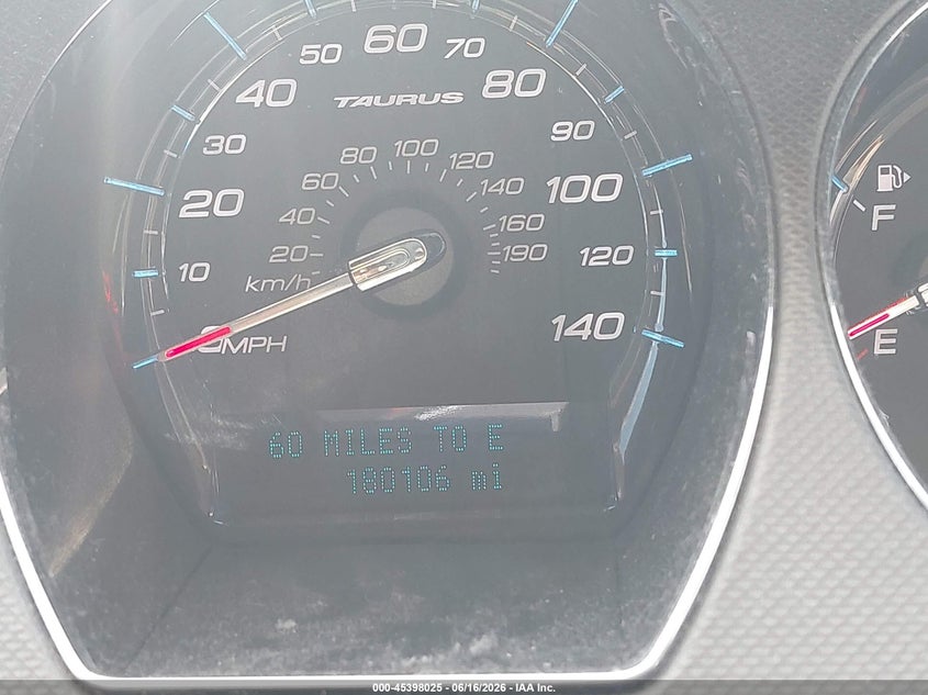 2010 FORD TAURUS auction photo 7