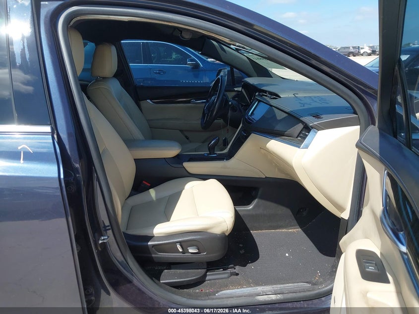 2018 CADILLAC XT5 auction photo 5