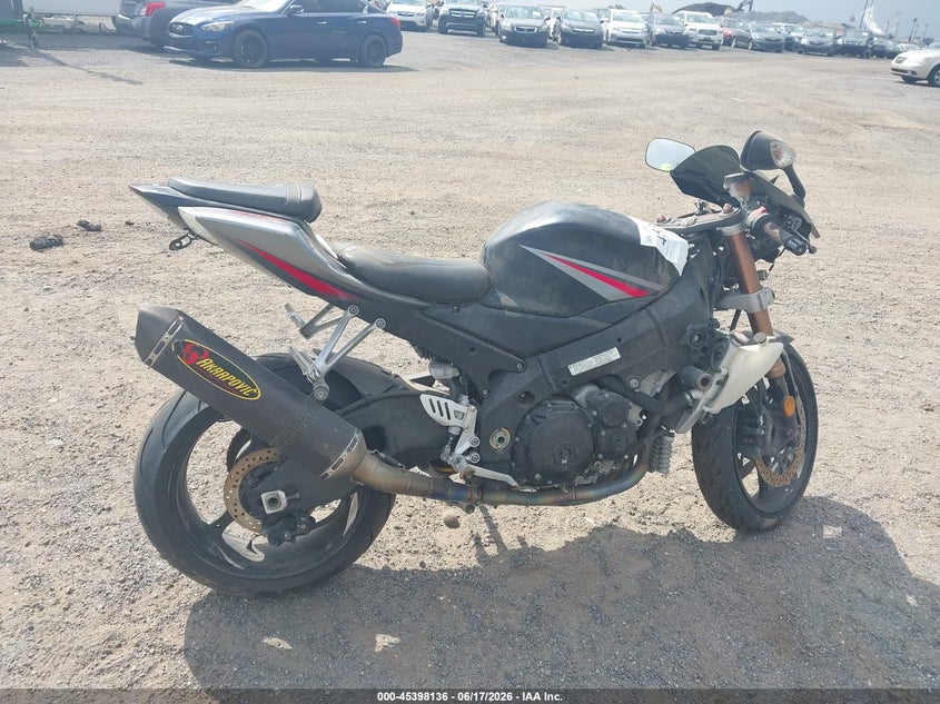 2005 Suzuki Gsx-R1000 VIN: JS1GT76A752103534 Lot: 45398136