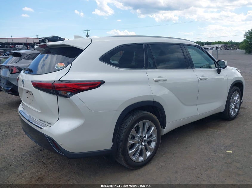 2021 TOYOTA HIGHLANDER auction photo 4