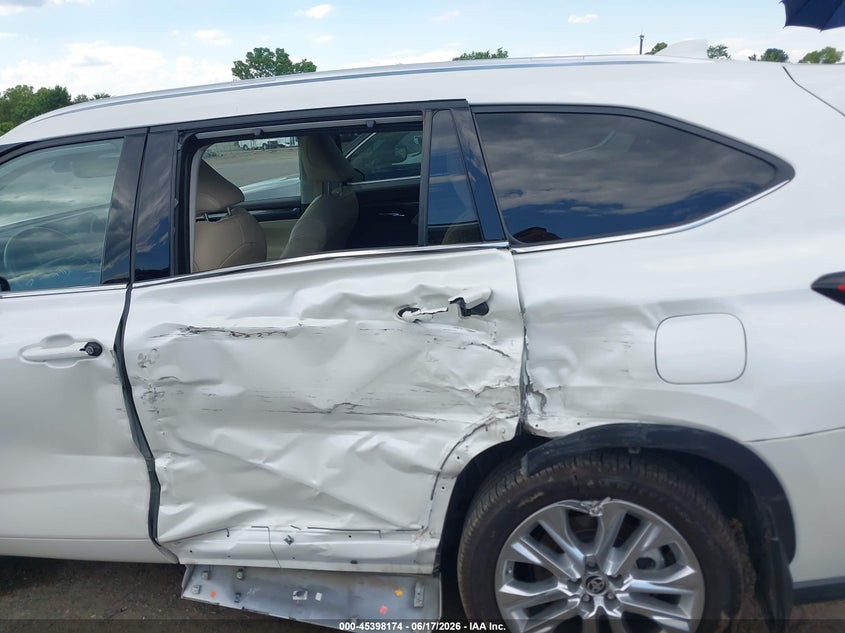2021 TOYOTA HIGHLANDER auction photo 6
