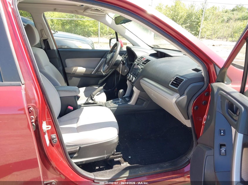 2017 SUBARU FORESTER auction photo 5