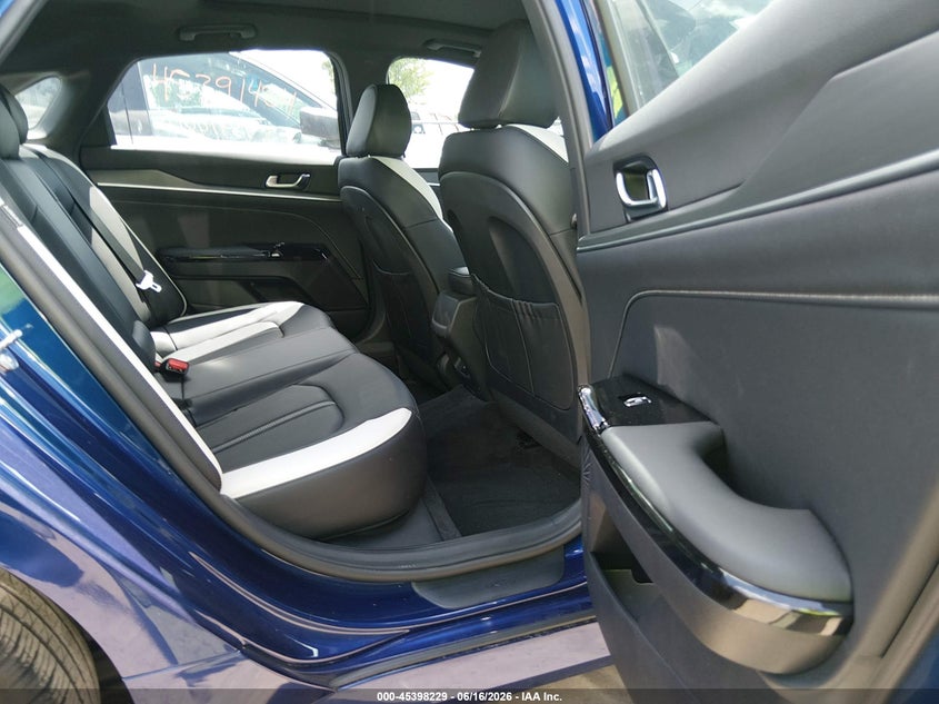2025 KIA K5 auction photo 8