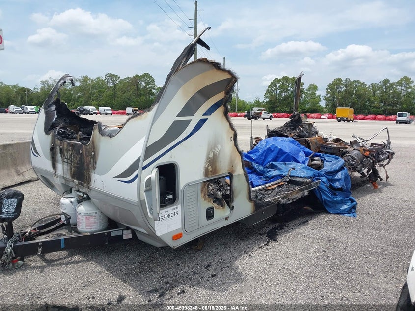 2021 LANCE TRAVEL TRAILER auction photo 2