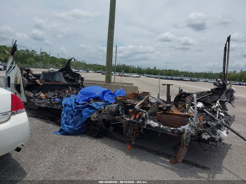 2021 LANCE TRAVEL TRAILER auction photo 3