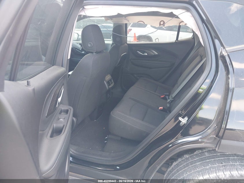 2024 GMC TERRAIN auction photo 8