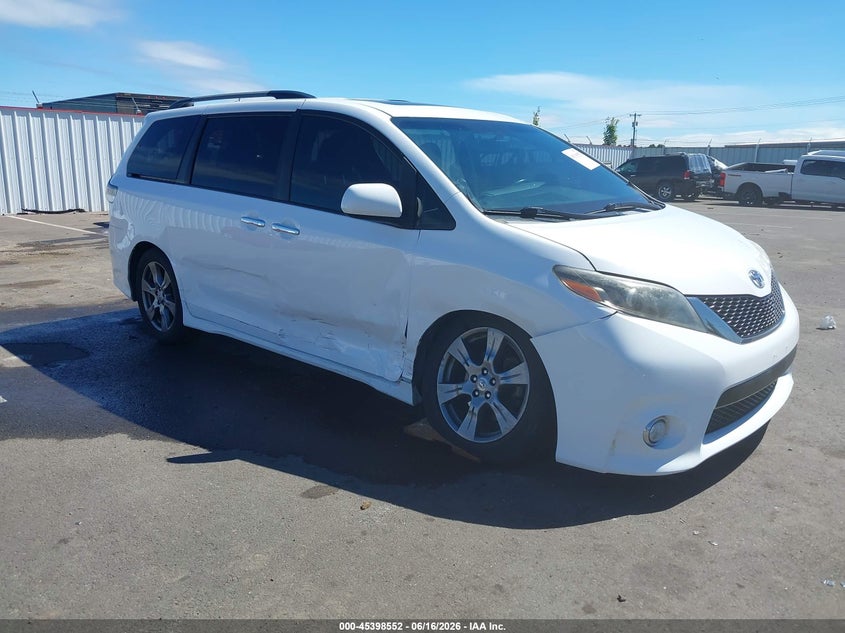 TOYOTA SIENNA - zdjęcie 1