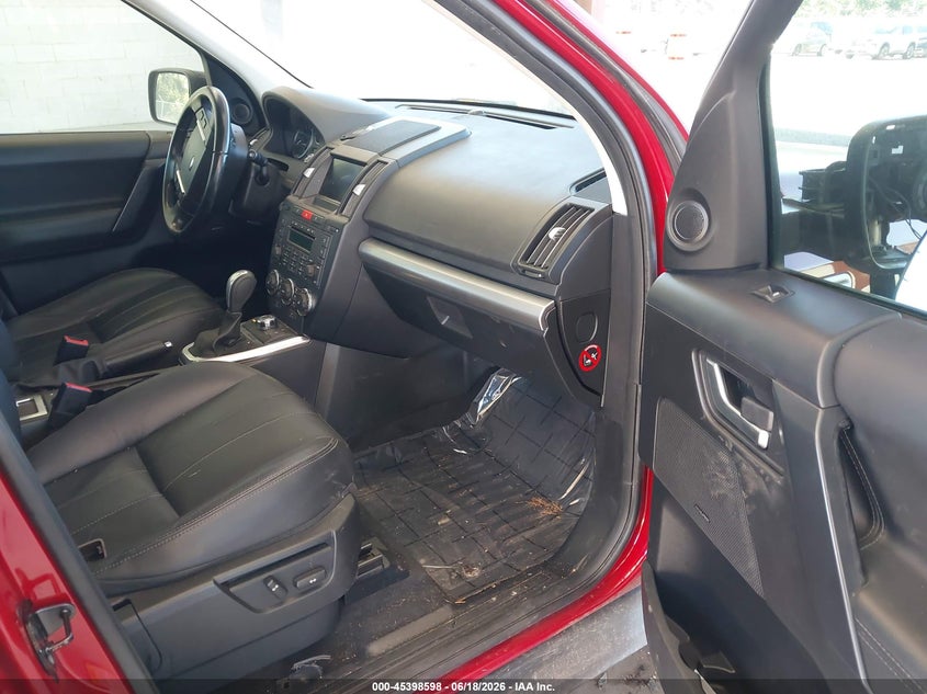 2012 LAND ROVER LR2 auction photo 5