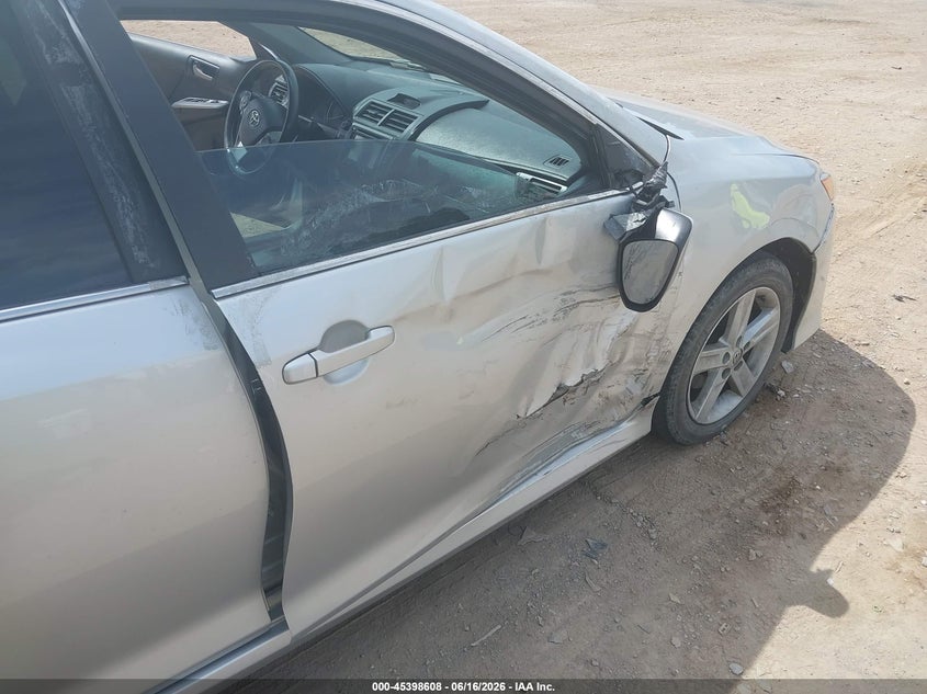 2013 TOYOTA CAMRY auction photo 6