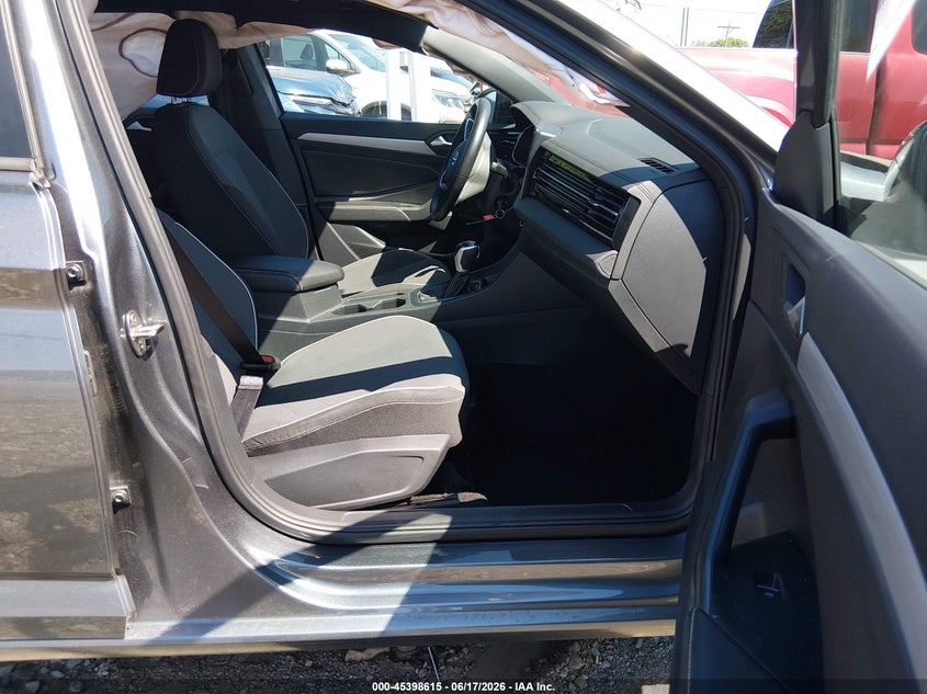 2025 VOLKSWAGEN JETTA auction photo 5