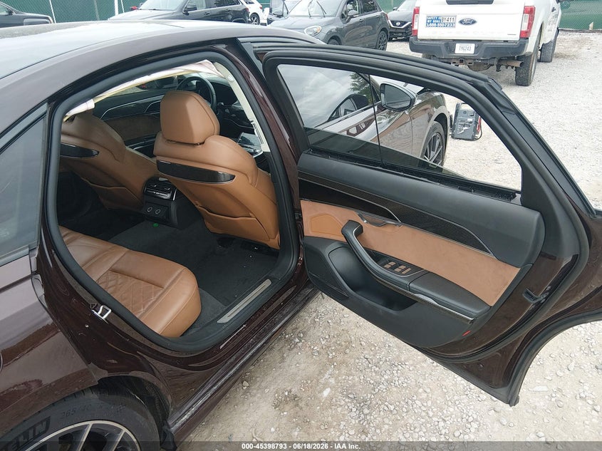 2020 AUDI S8 auction photo 8