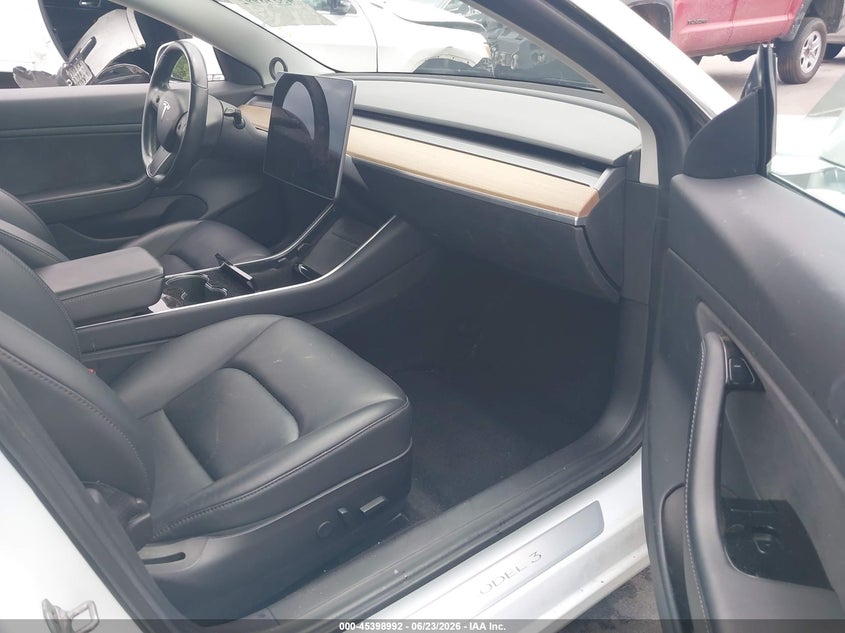 2019 TESLA MODEL 3 auction photo 5