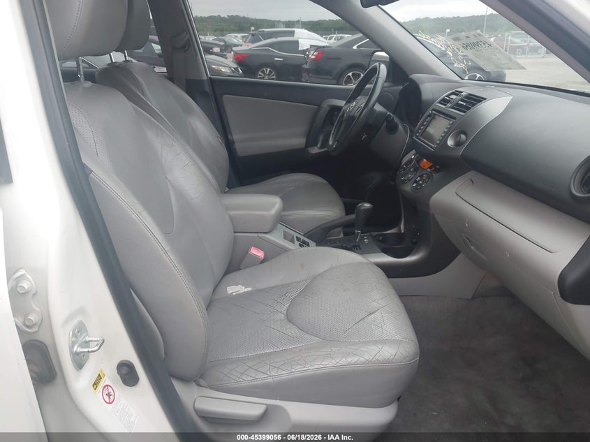 2011 TOYOTA RAV4 auction photo 5