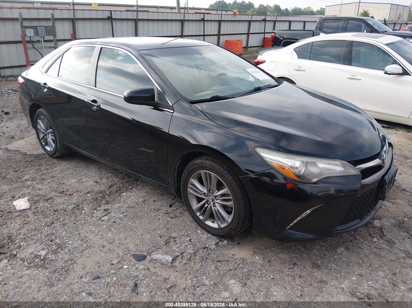 2016 TOYOTA CAMRY SE — Галерея фотографий