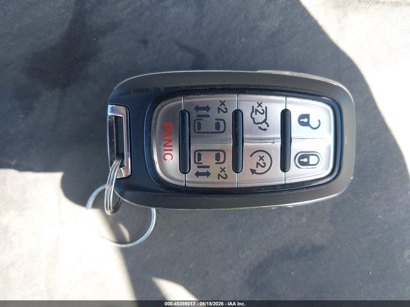 Photo 11 - CHRYSLER PACIFICA HYBRID