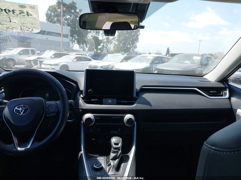 2025 TOYOTA RAV4 HYBRID XLE PREMIUM — Photo 20
