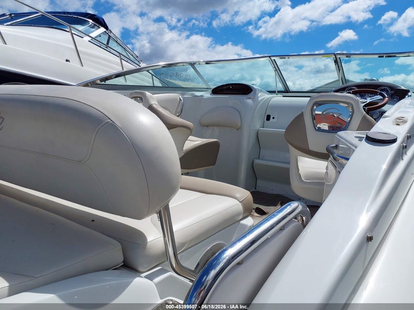 2016 CROWNLINE 23' auction photo 5