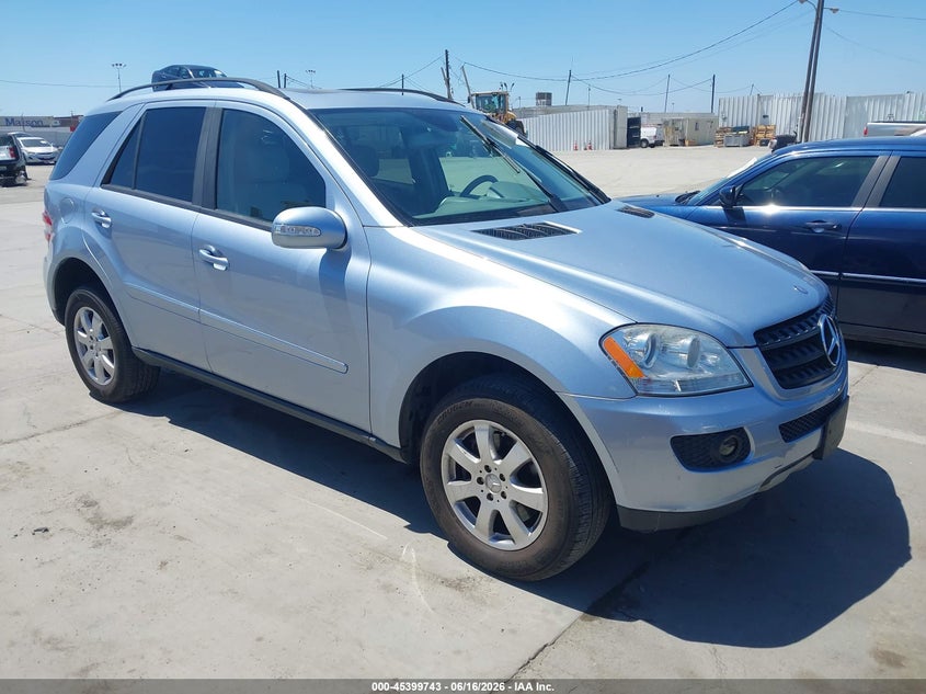 2006 MERCEDES-BENZ ML 350 — zdjęcie z aukcji
