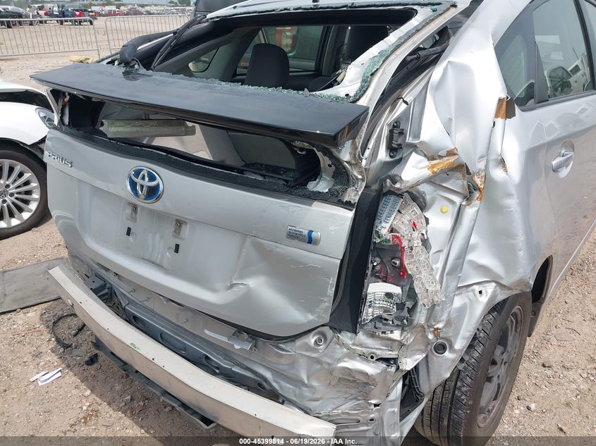 2013 TOYOTA PRIUS auction photo 6