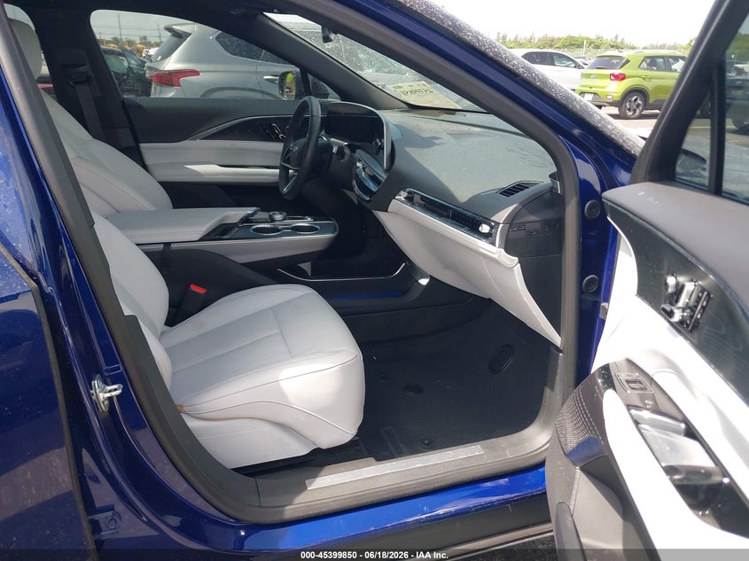 2025 CADILLAC LYRIQ auction photo 5