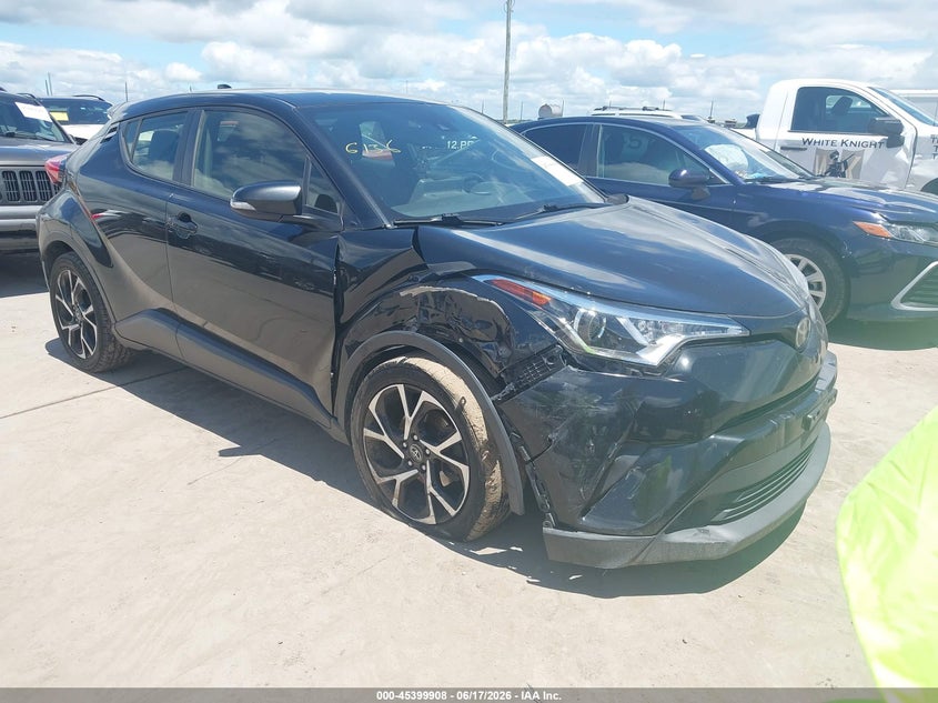 TOYOTA C-HR XLE 2019