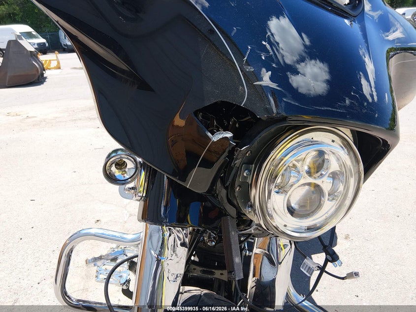 2015 Harley-Davidson Flhxs Street Glide Special VIN: 1HD1KRM12FB700054 Lot: 45399935