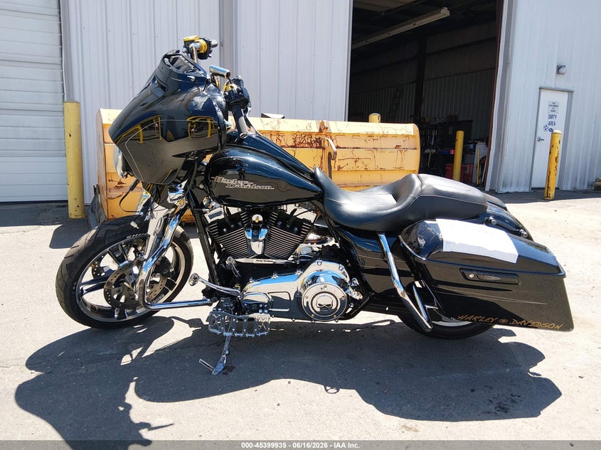 2015 Harley-Davidson Flhxs Street Glide Special VIN: 1HD1KRM12FB700054 Lot: 45399935