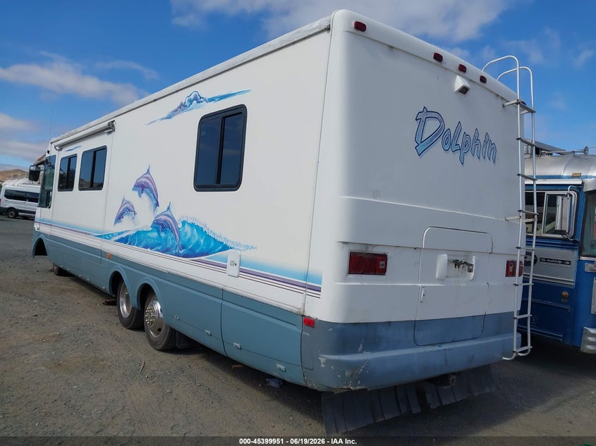 1998 CHEVROLET P30 auction photo 3