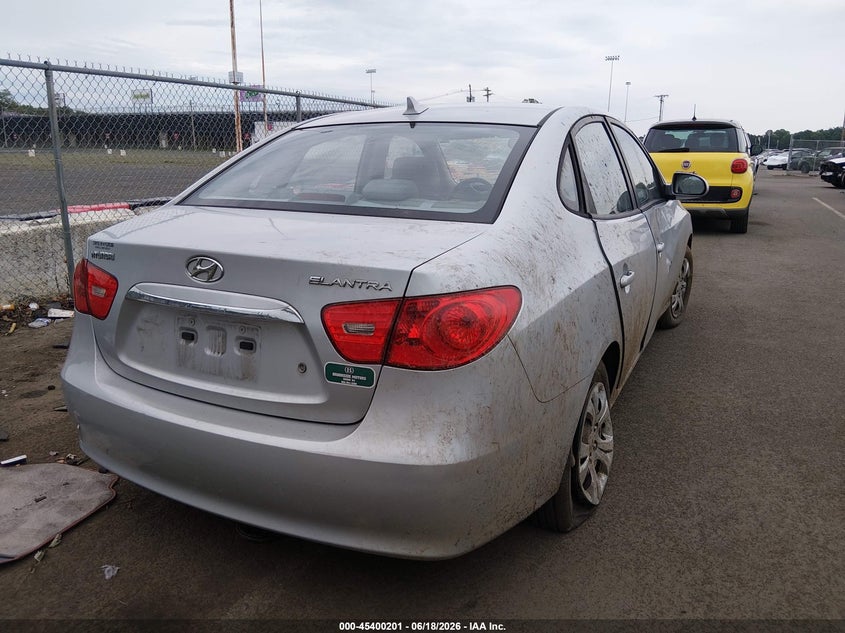 2010 HYUNDAI ELANTRA auction photo 4
