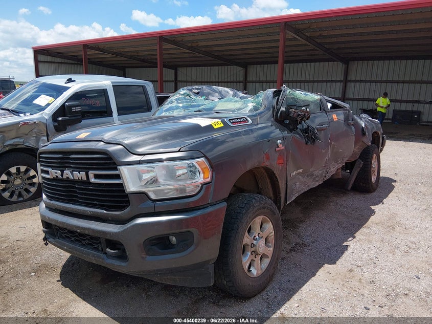 Vin: 3c6ur5dl7lg288017, lot: 45898242, ram 2500 big horn  4x4 6'4 box 20202