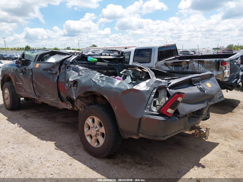 Vin: 3c6ur5dl7lg288017, lot: 45898242, ram 2500 big horn  4x4 6'4 box 20203