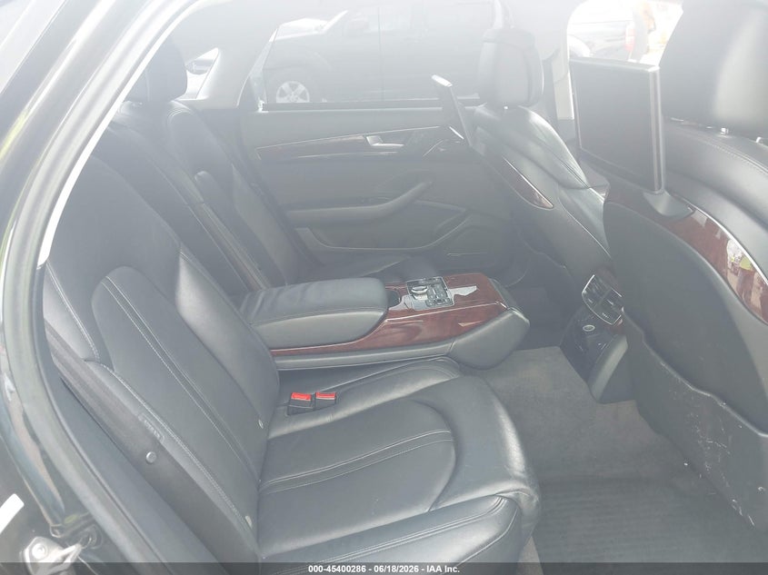 2011 AUDI A8 L auction photo 8