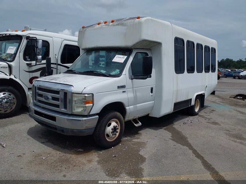 2012 FORD E-350 CUTAWAY auction photo 2
