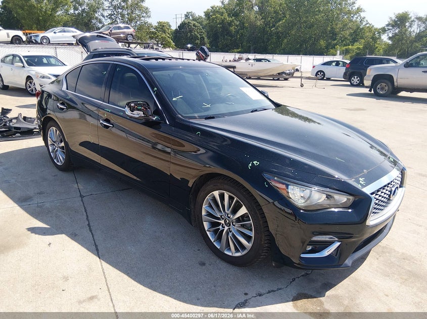 2022 INFINITI Q50 LUXE AWD