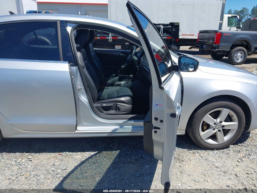 AtlanticExpress - Volkswagen Jetta