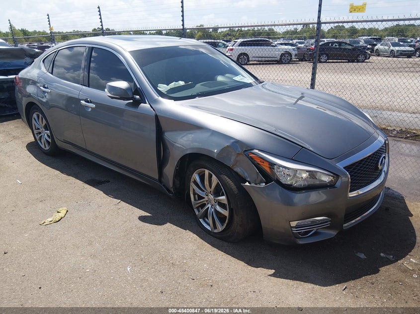 2015 Infiniti Q70