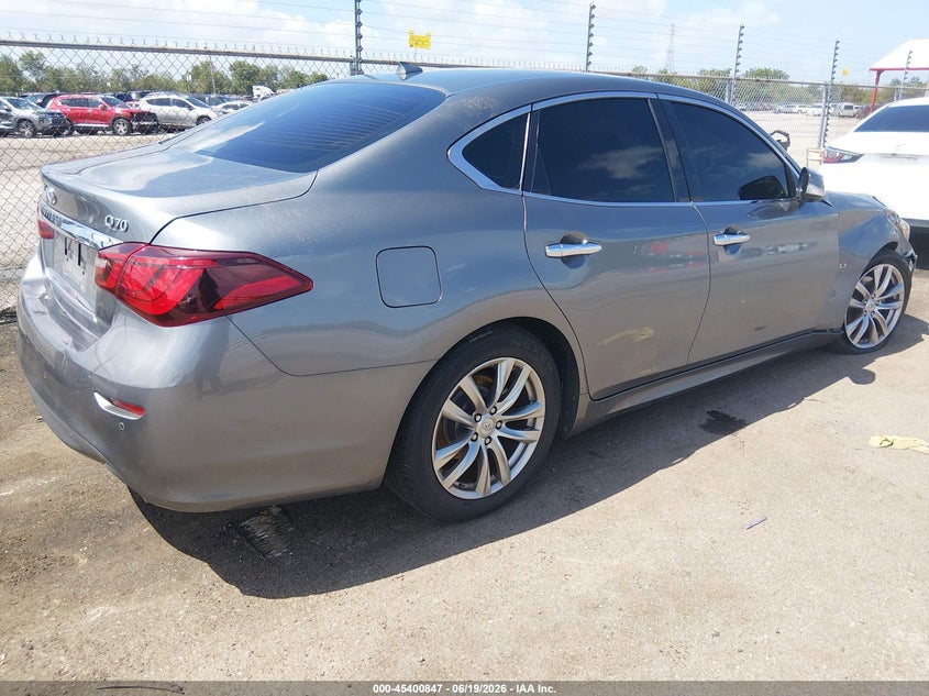 2015 INFINITI Q70 auction photo 4