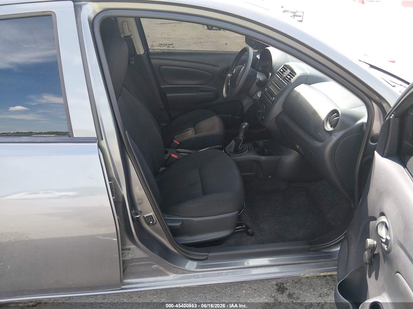 2016 NISSAN VERSA auction photo 5