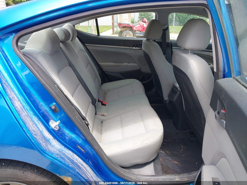 2017 HYUNDAI ELANTRA auction photo 8