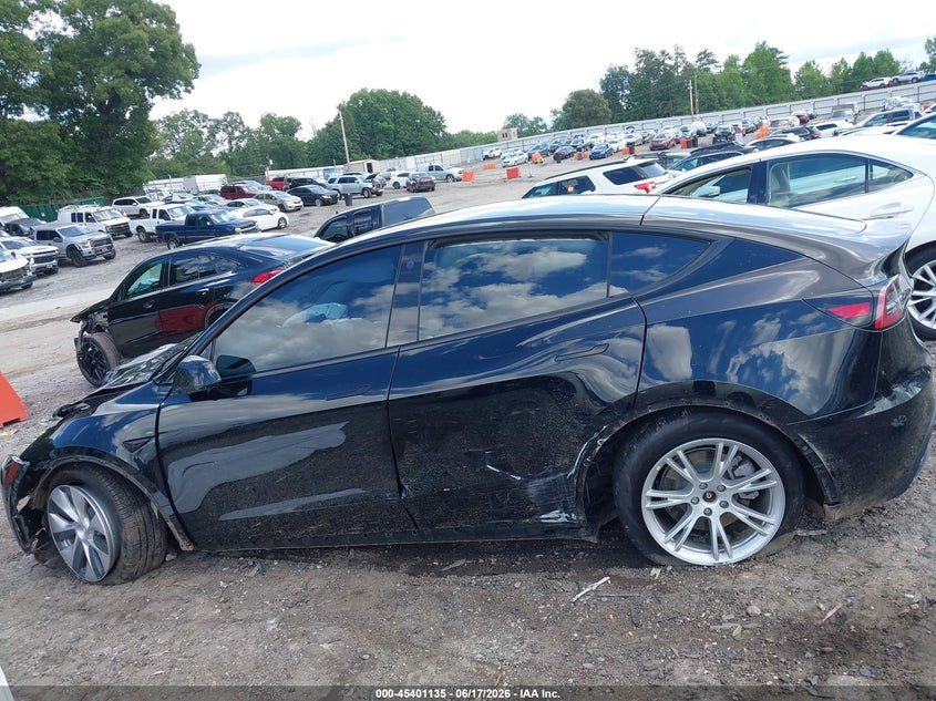 TESLA MODEL Y 2022 VIN 7SAYGDEE7NF435216