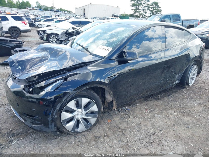 TESLA MODEL Y - zdjęcie 2