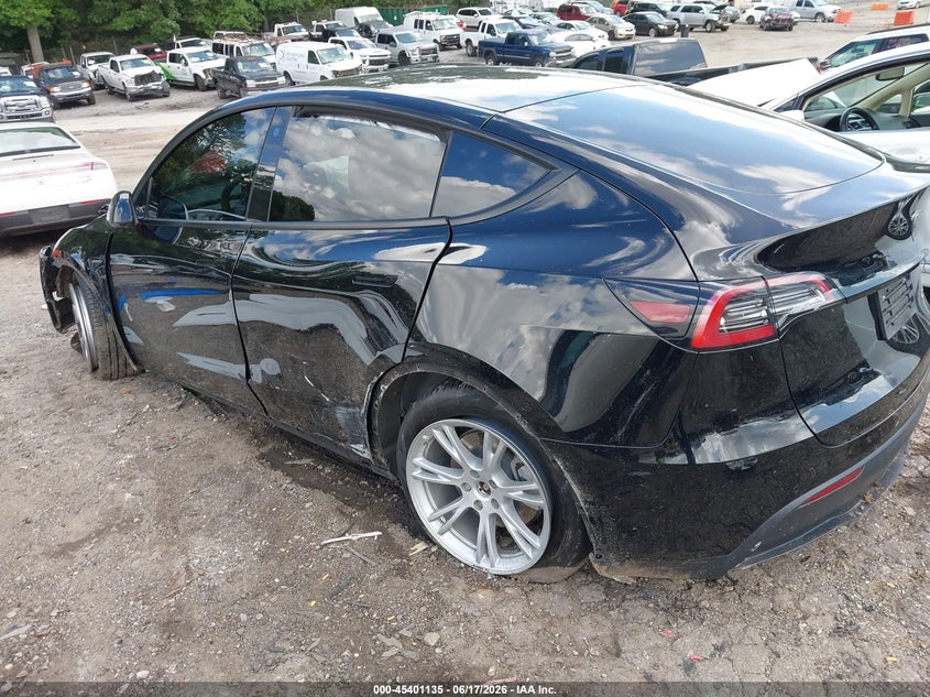 TESLA MODEL Y - zdjęcie 3
