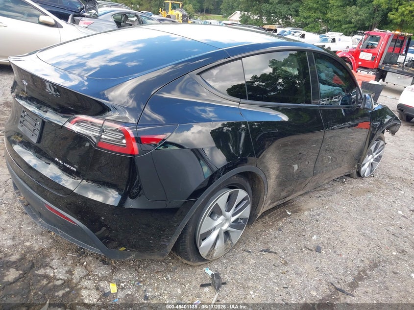 TESLA MODEL Y - zdjęcie 4