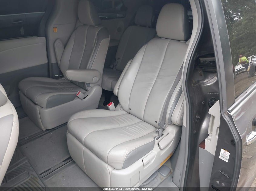 AtlanticExpress - Toyota Sienna