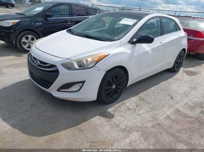 2013 HYUNDAI ELANTRA GT auction photo 2