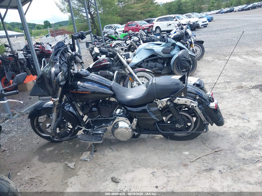 2016 Harley-Davidson Flhx Street Glide VIN: 1HD1KBM17GB682921 Lot: 45401229
