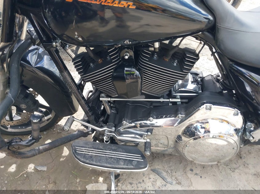 2016 Harley-Davidson Flhx Street Glide VIN: 1HD1KBM17GB682921 Lot: 45401229