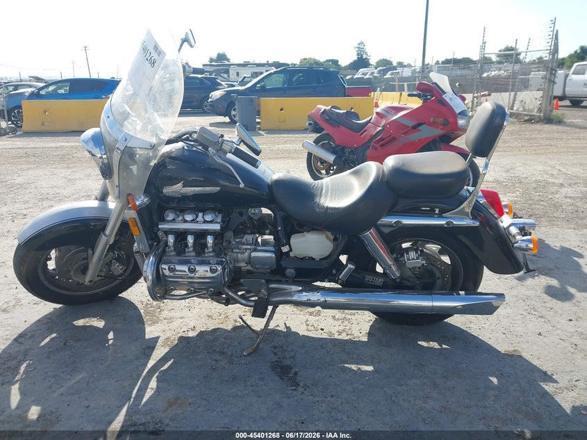 2001 HONDA GL MOTO 6